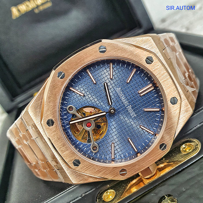 Audemars Piguet Royal Oak Tourbillon con caja de acero inoxidable y mecanismo tourbillon visible, destacando su elegante diseño y sofisticación